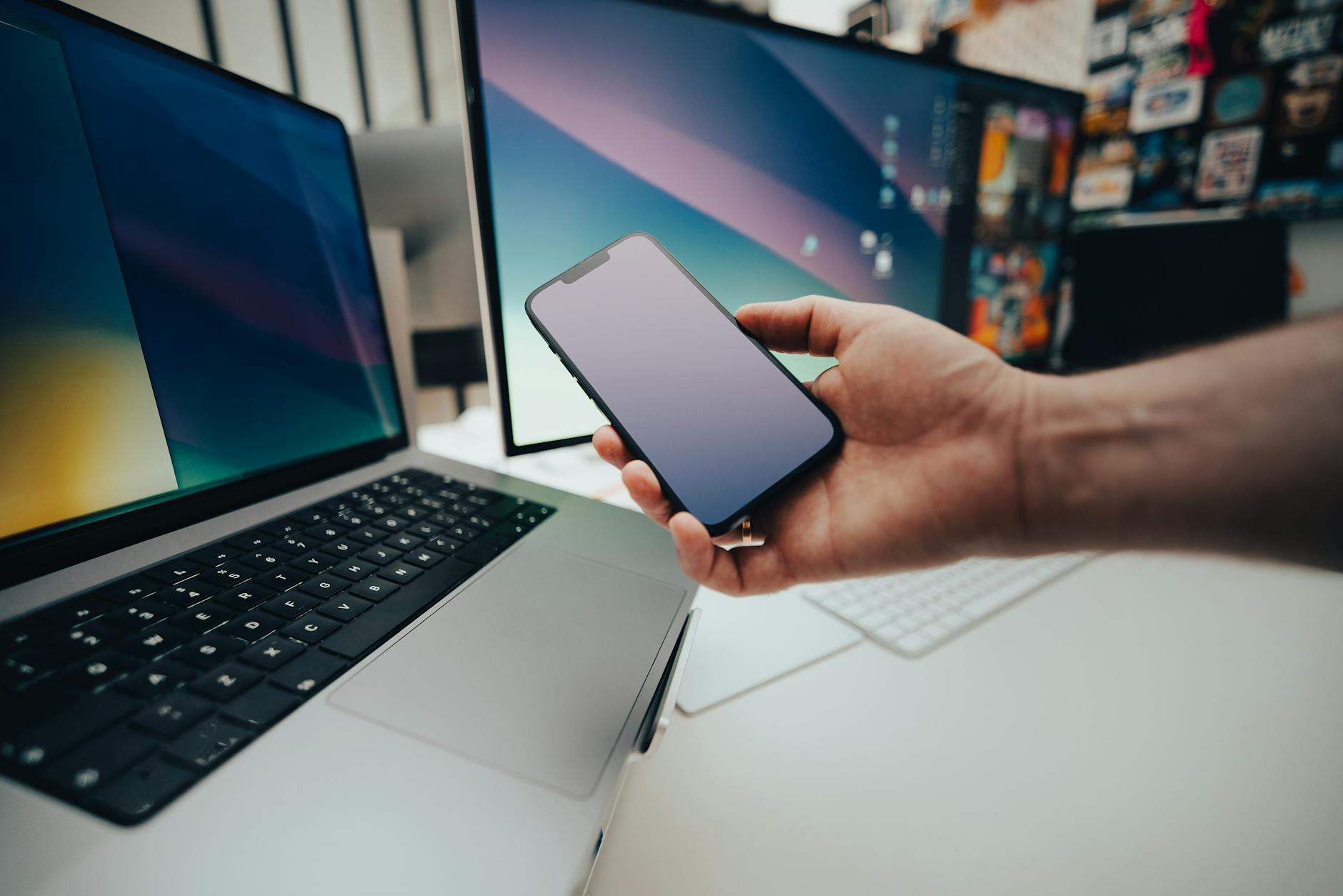 搜狗输入法移动端百万皮肤展示，体现个性化主题功能